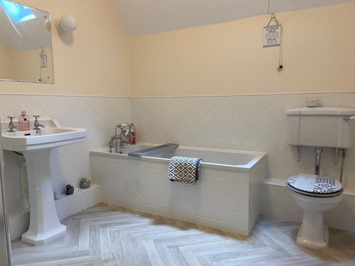 Fabulous 2 Bedroom House Just Outside Edinburgh Auchendinny 外观 照片